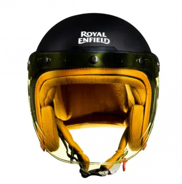 Helm matte dengan logo brand terkenal